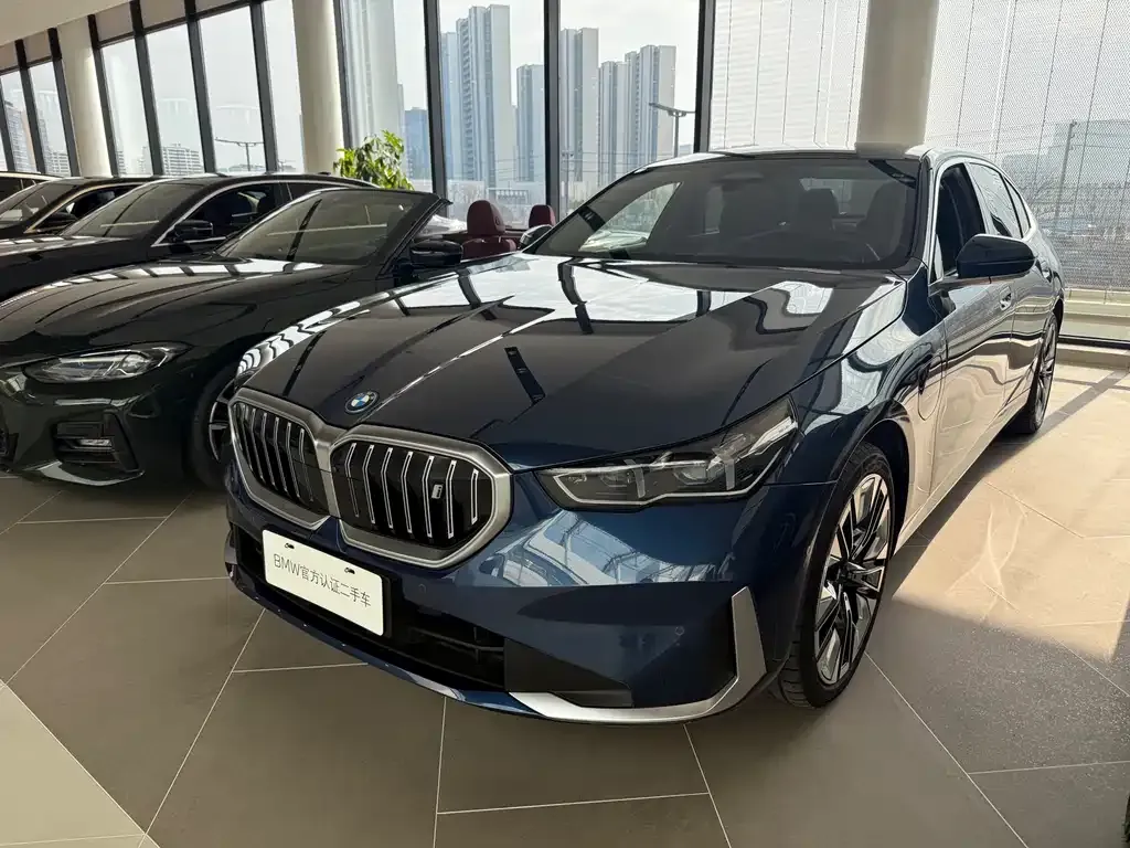 BMW i5 — фото 1