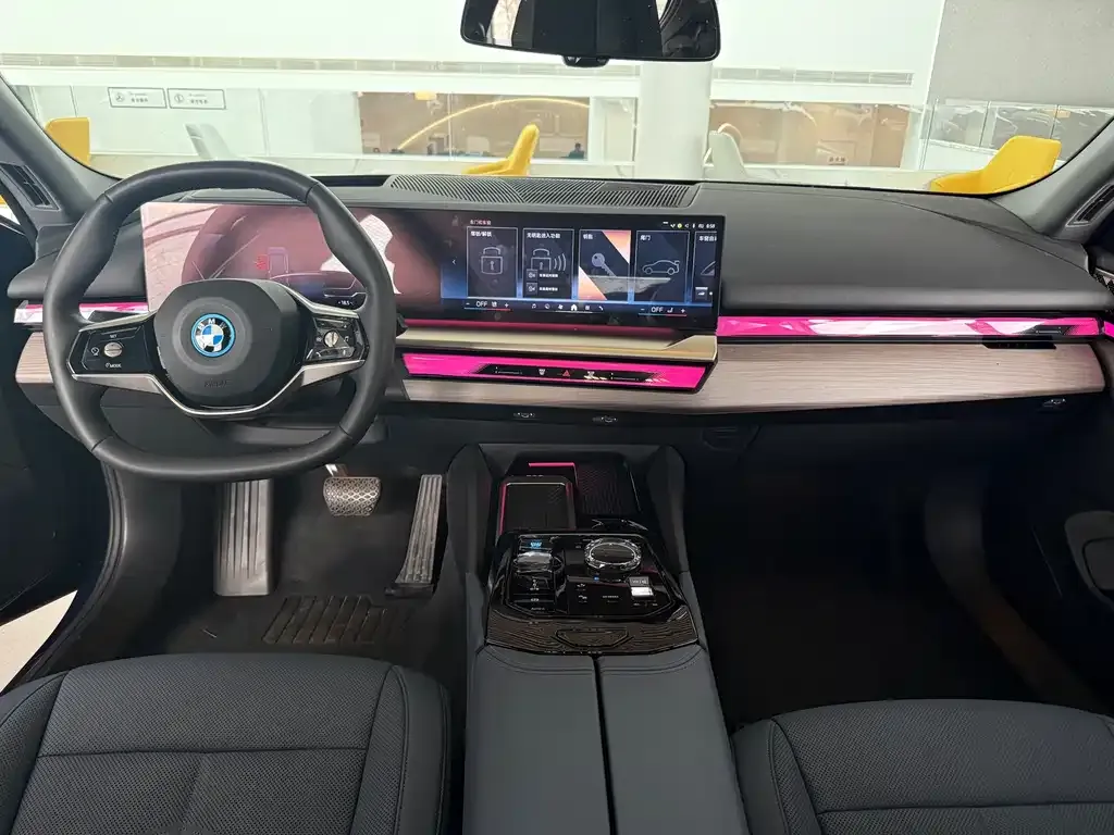 BMW i5 — фото 4