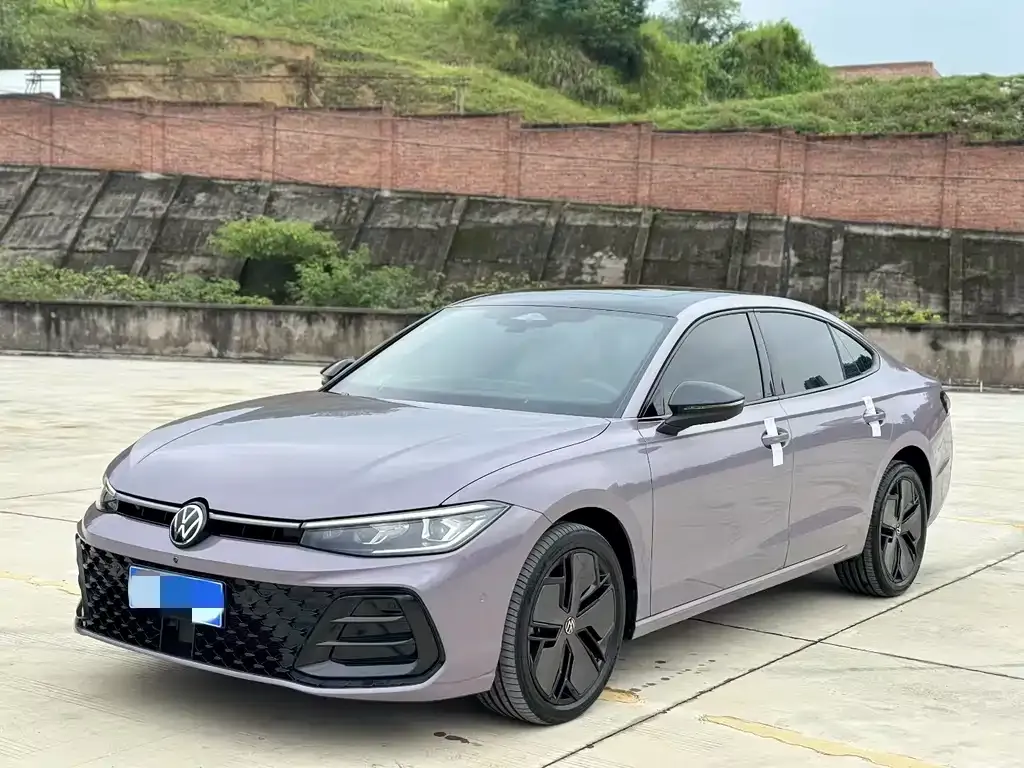 Volkswagen Passat — фото 1