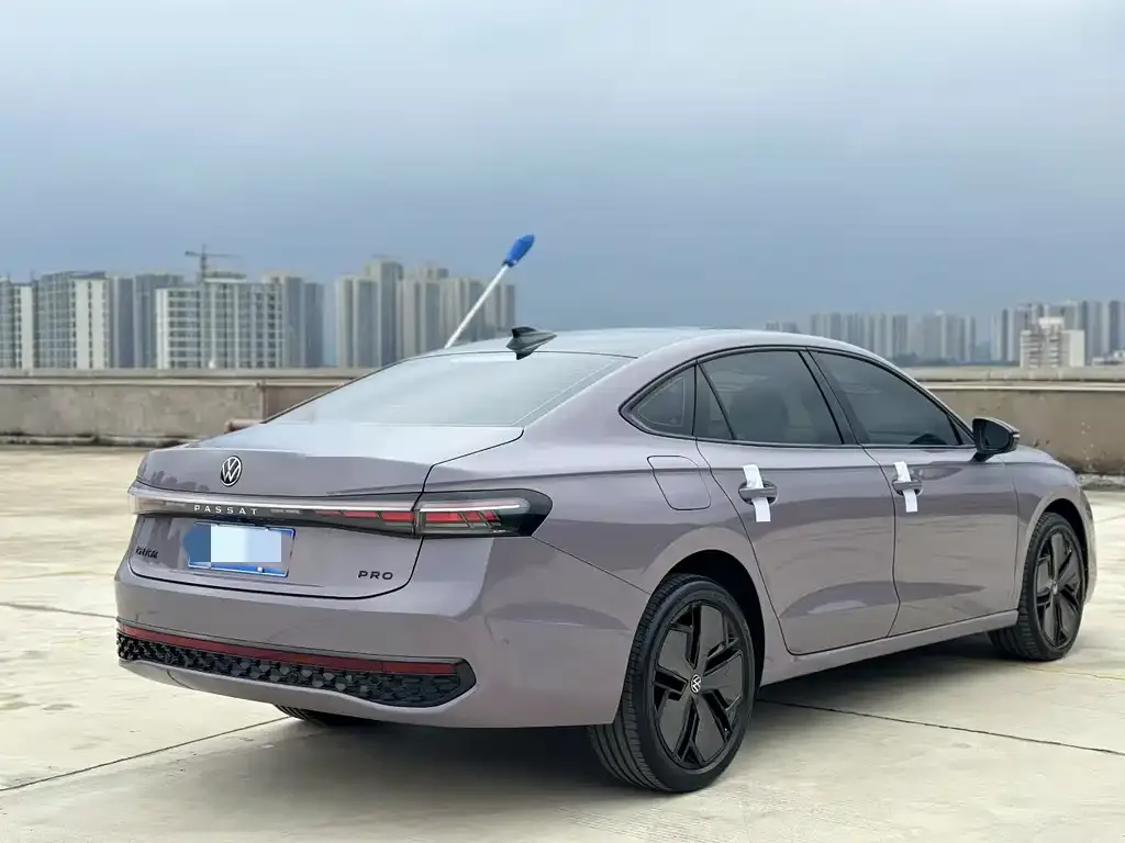 Volkswagen Passat — фото 9