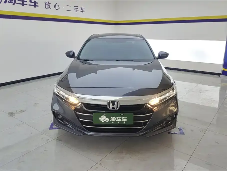 Honda Accord — фото 1