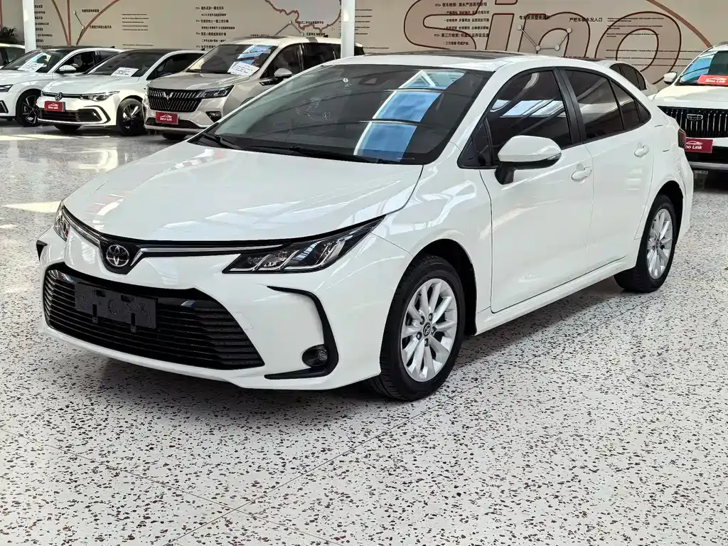 Toyota Corolla — фото 1