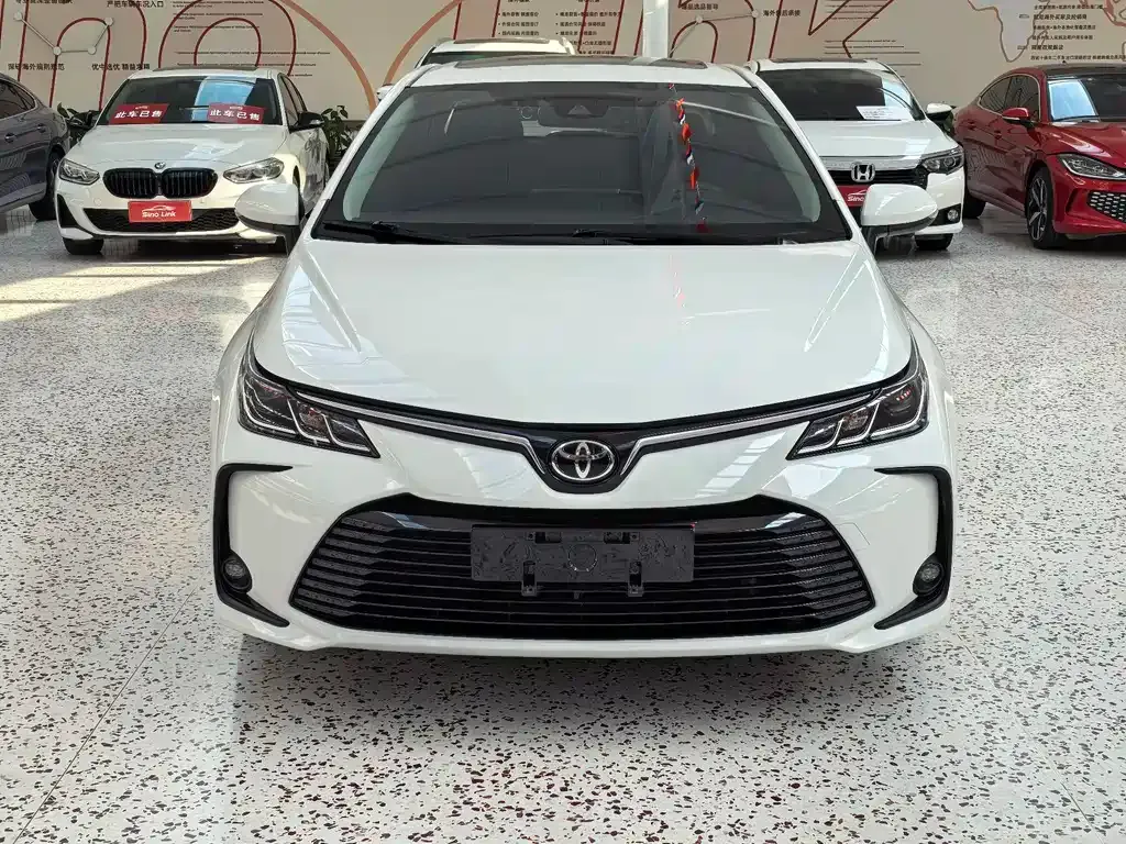 Toyota Corolla — фото 8