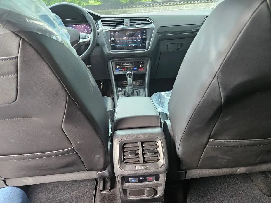 Volkswagen Tiguan — фото 10
