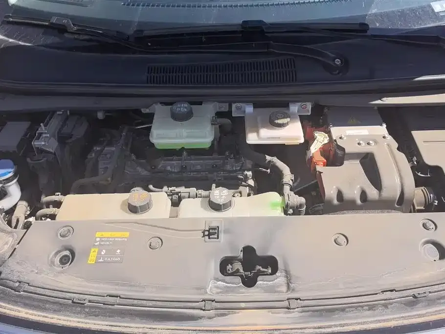 GAC Motor E8 Hybrid — фото 10