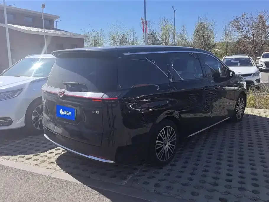 GAC Motor E8 Hybrid — фото 3