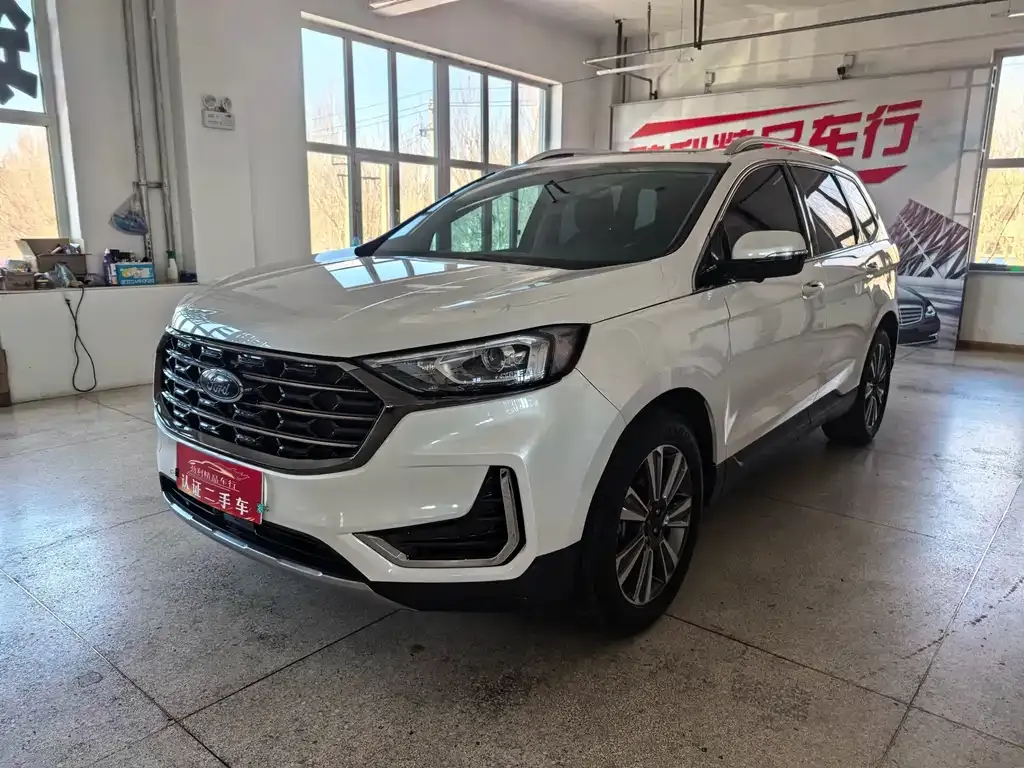 Ford Edge — фото 1