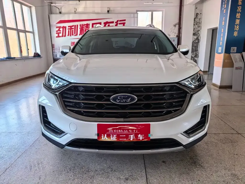 Ford Edge — фото 9