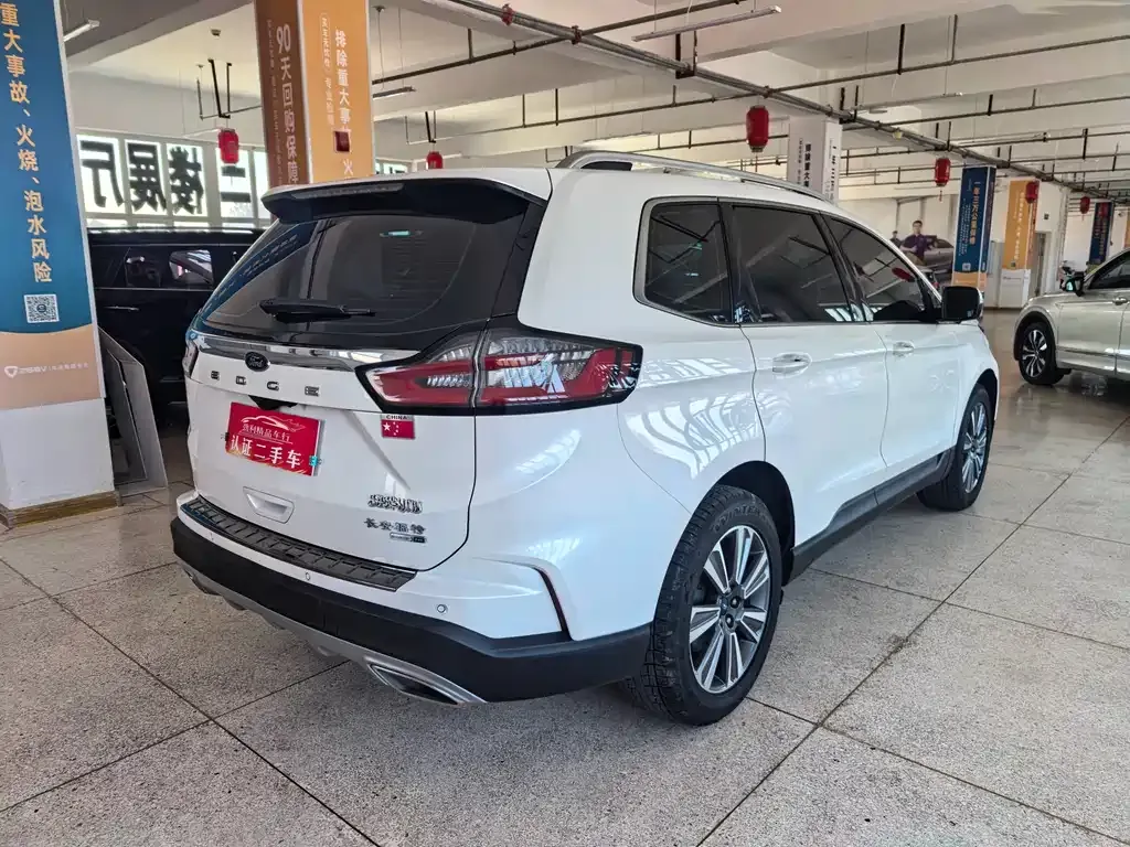 Ford Edge — фото 10