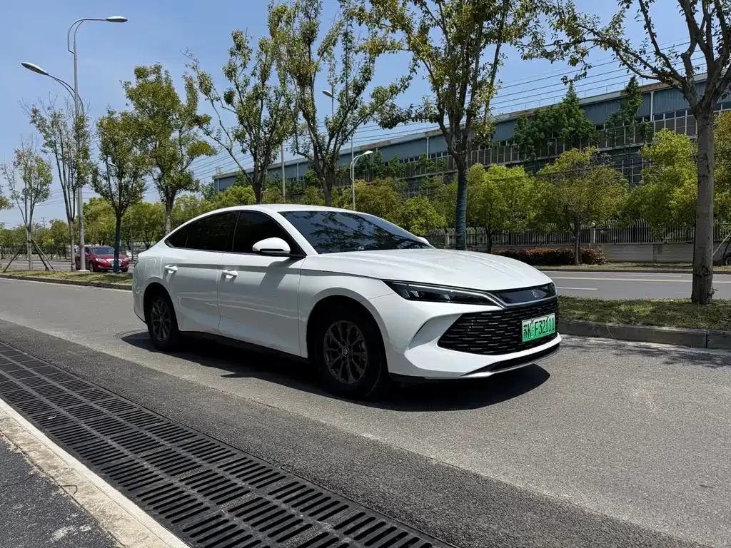 BYD Qin L — фото 10