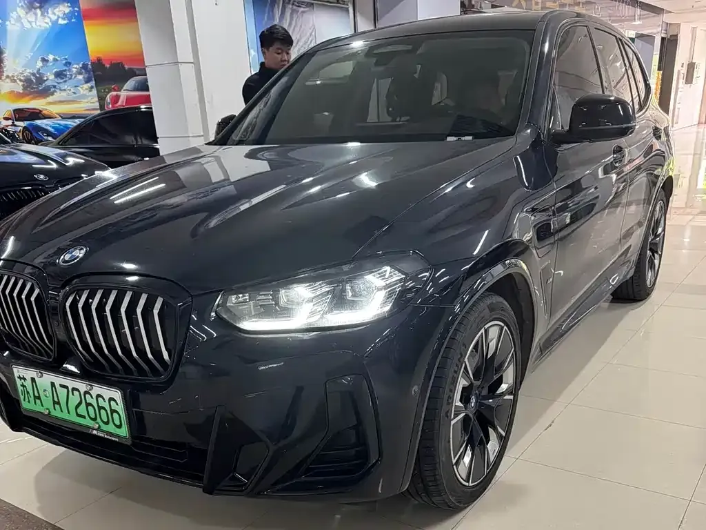 BMW iX3 — фото 1