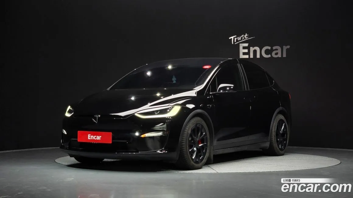 Tesla Model X — фото 1