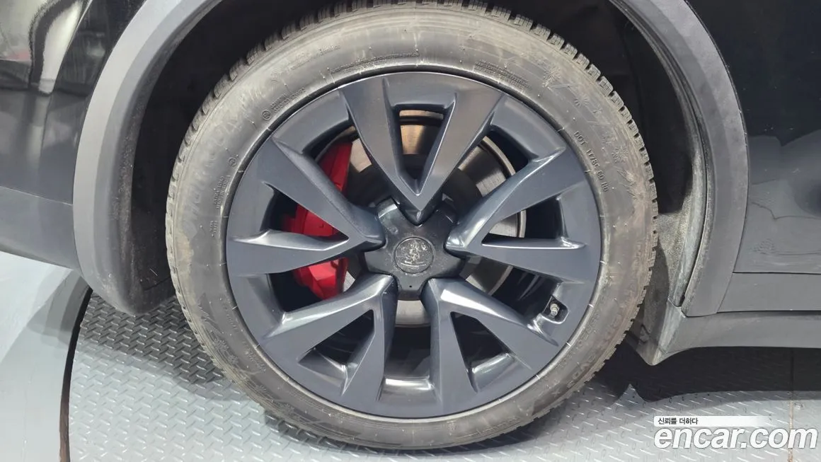 Tesla Model X — фото 7