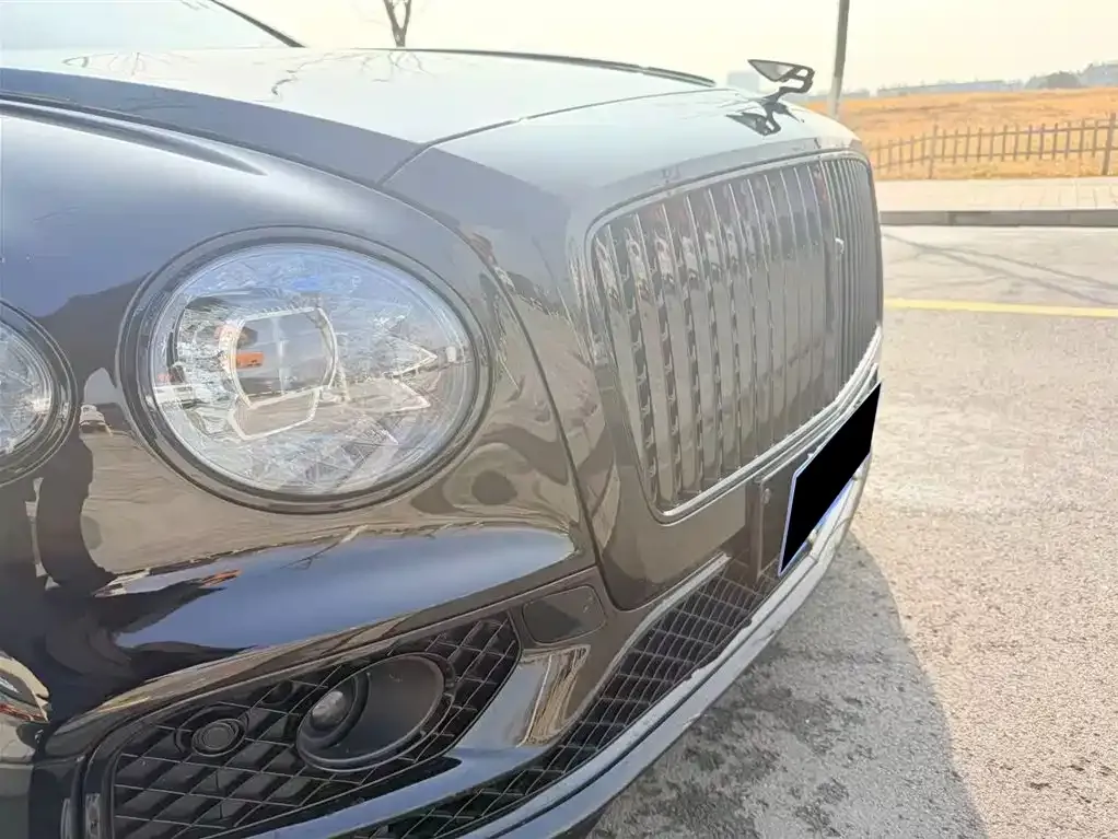 Bentley Flying Spur PHEV — фото 2