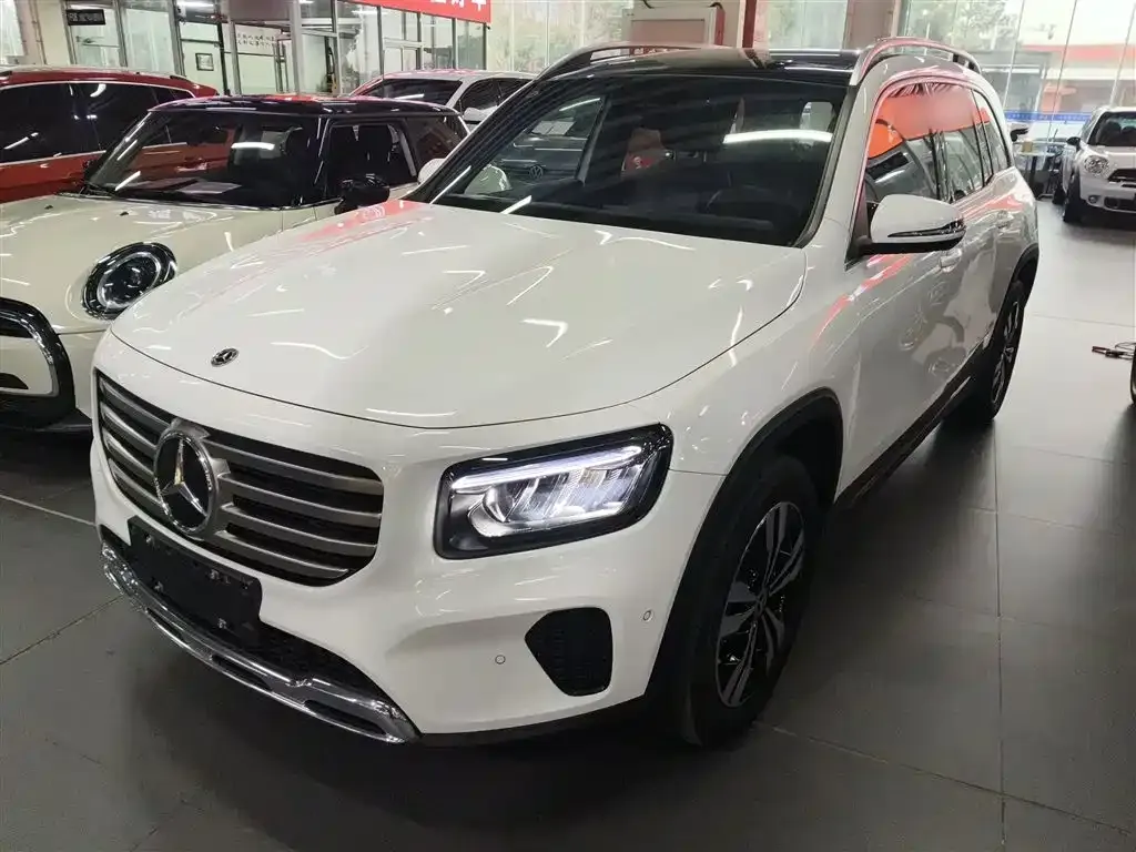 Mercedes-Benz GLB — фото 1