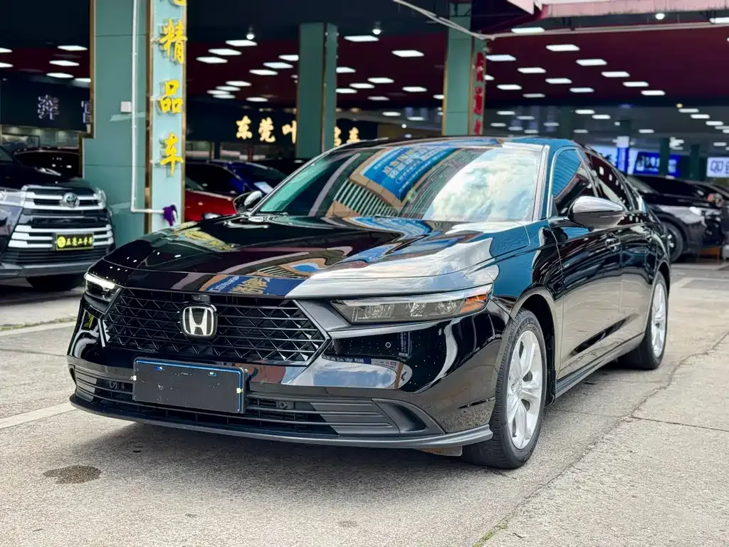 Honda Accord — фото 1