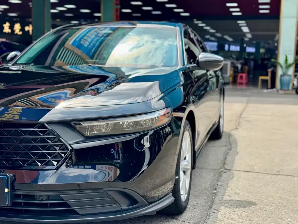 Honda Accord — фото 8