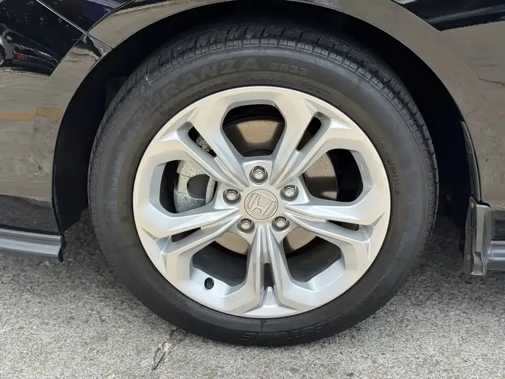 Honda Accord — фото 9