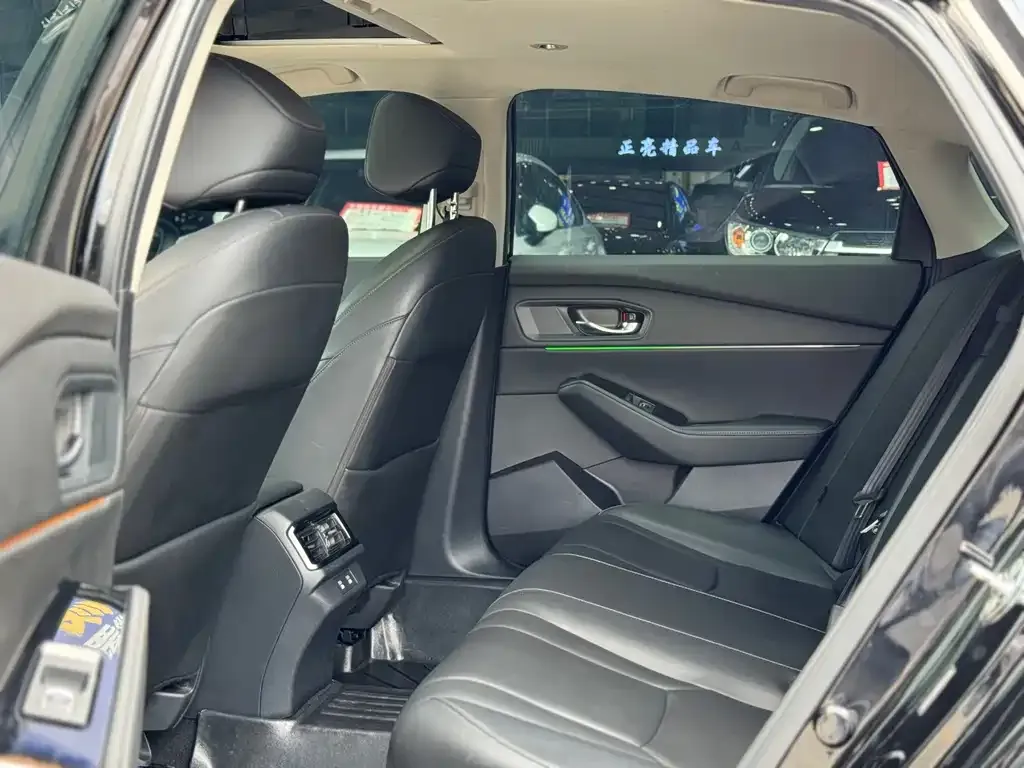Honda Accord — фото 10