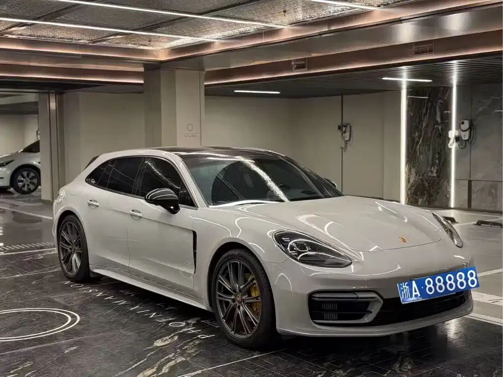 Porsche Panamera — фото 1