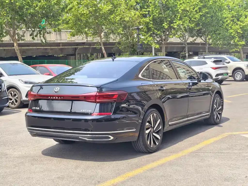 Volkswagen Passat — фото 9