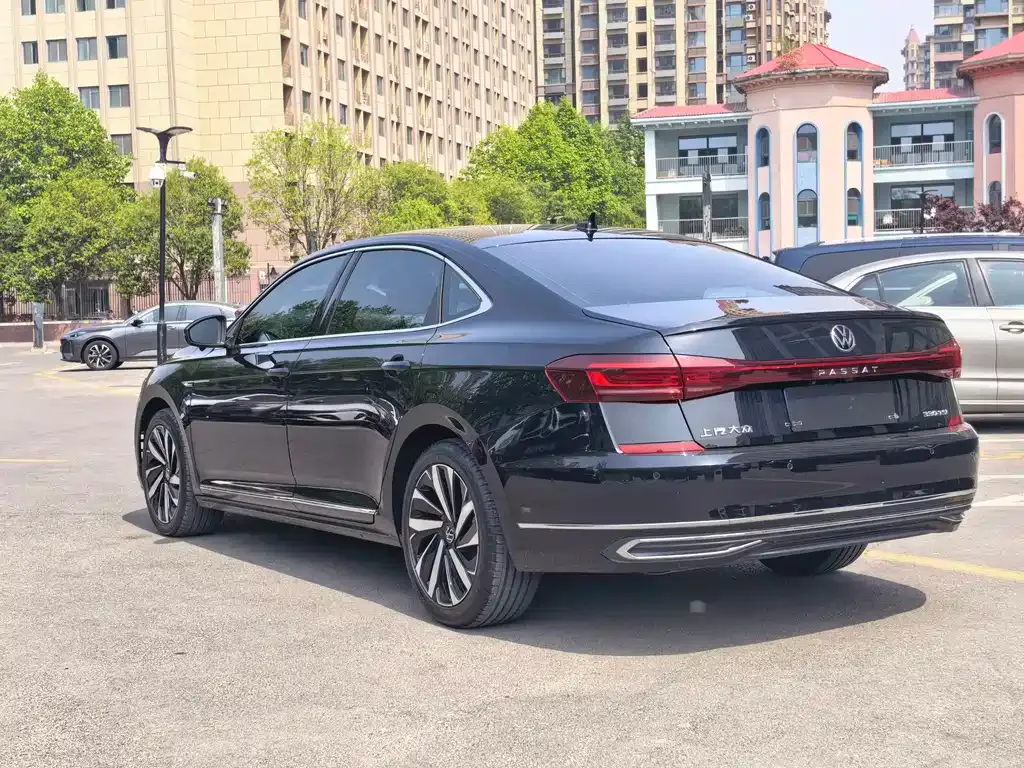 Volkswagen Passat — фото 8