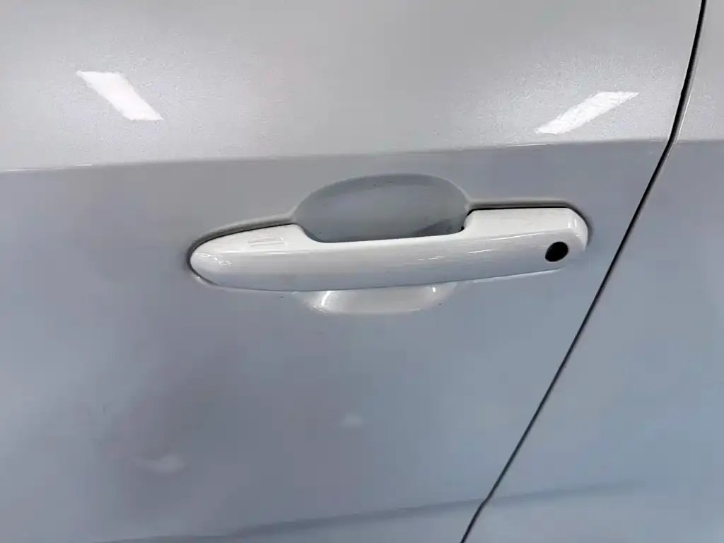 Toyota RAV4 — фото 3