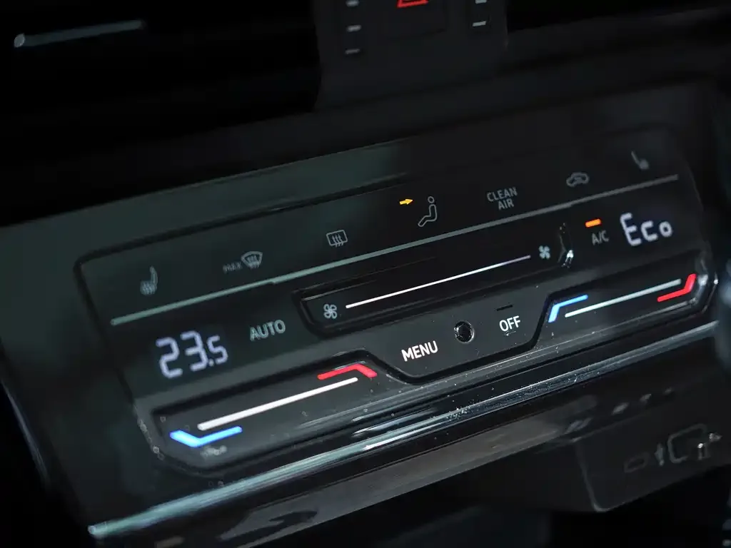 Volkswagen Passat New Energy — фото 2
