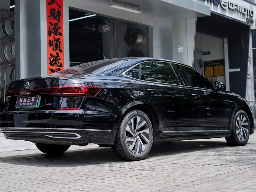 Volkswagen Passat New Energy — фото 9