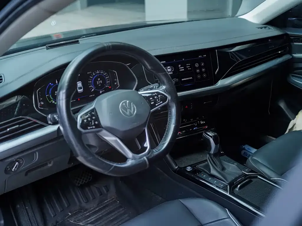 Volkswagen Passat New Energy — фото 4