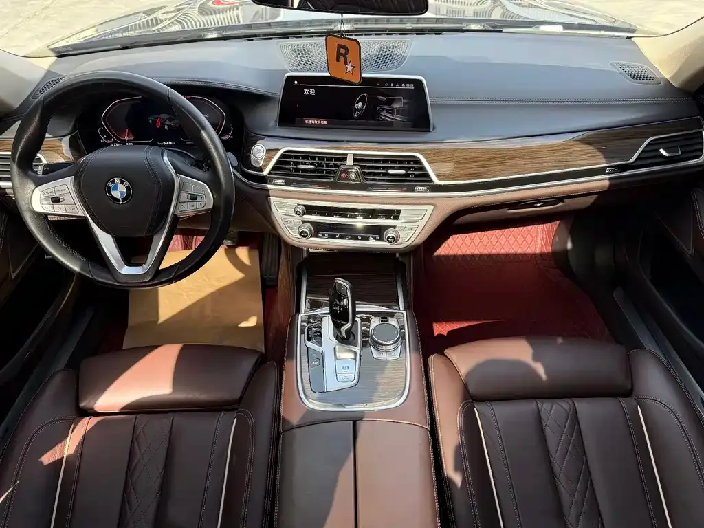BMW 7 Series — фото 3