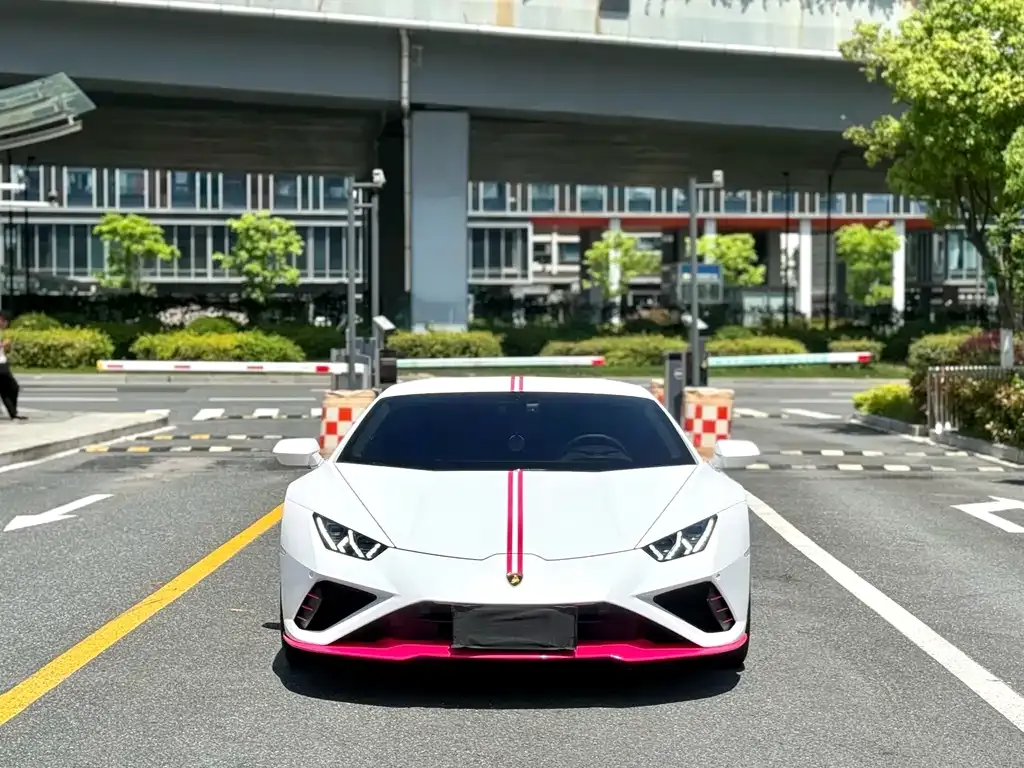 Lamborghini Huracan — фото 1