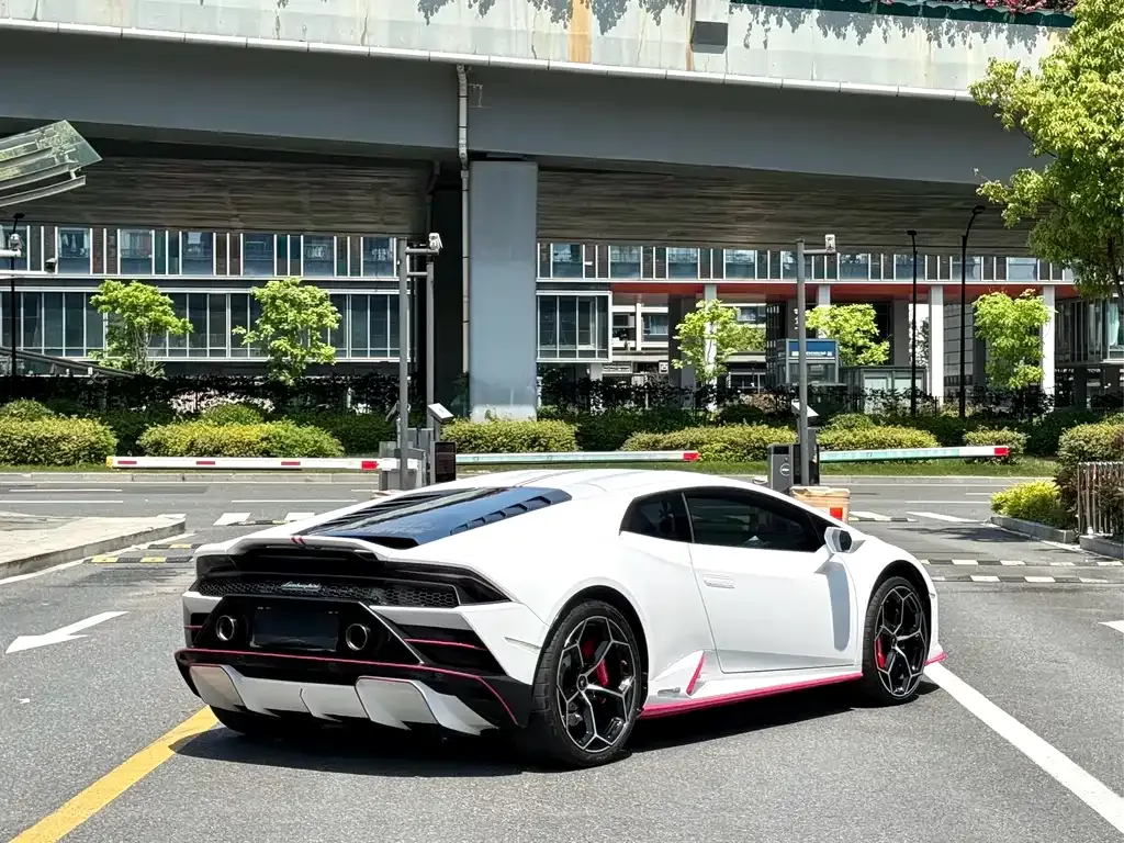 Lamborghini Huracan — фото 5