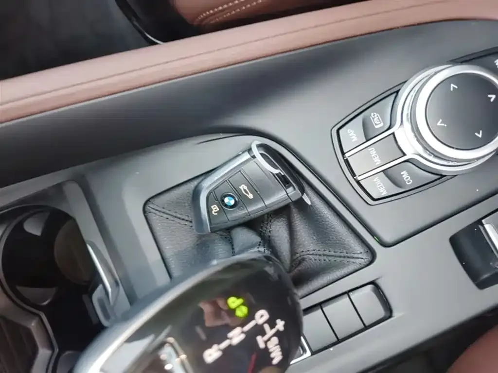BMW X1 — фото 9
