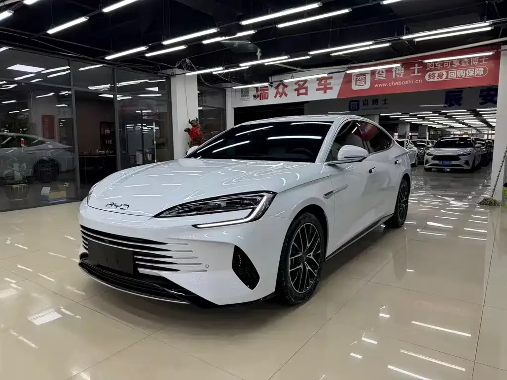 BYD Seal — фото 1
