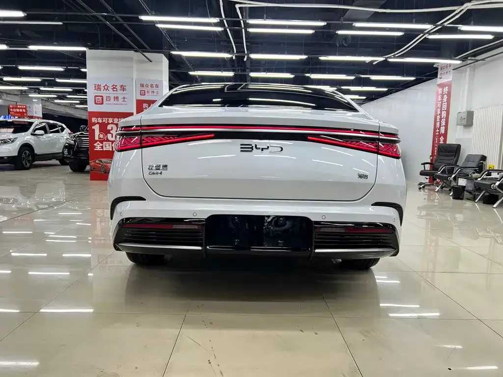BYD Seal — фото 9