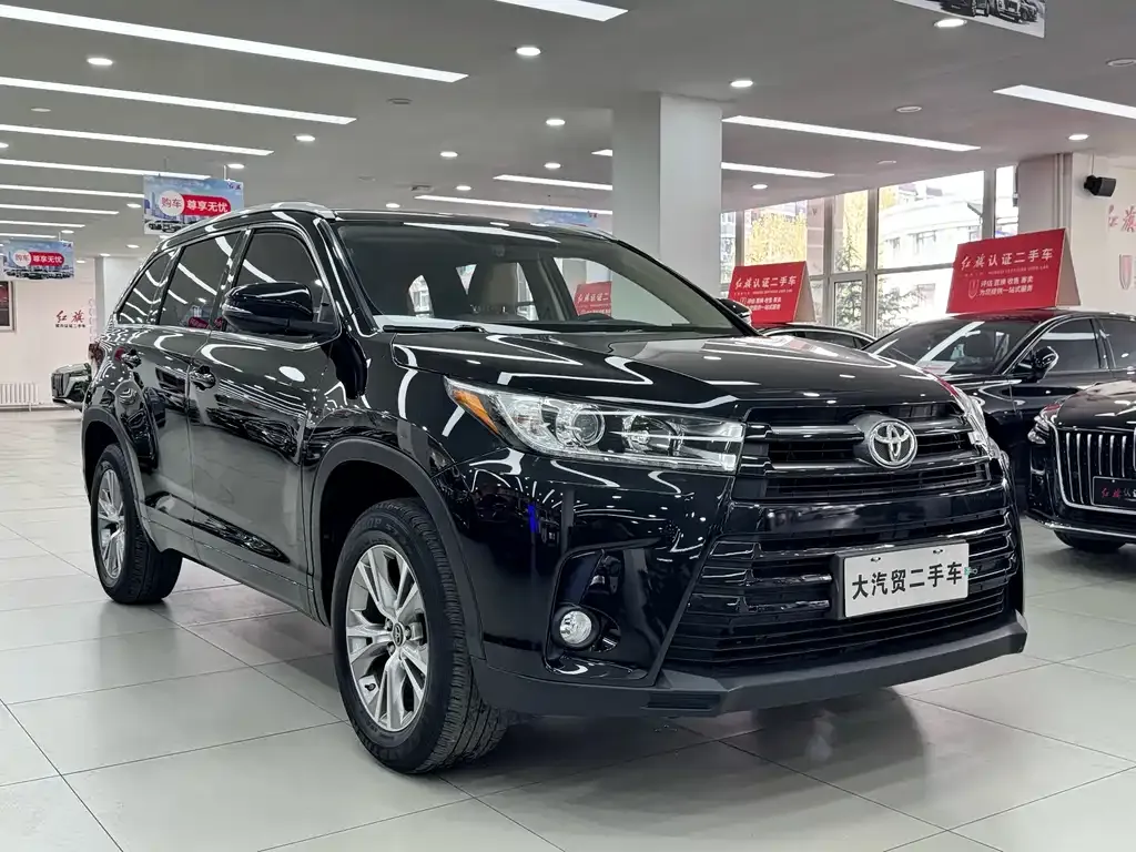 Toyota Highlander — фото 10