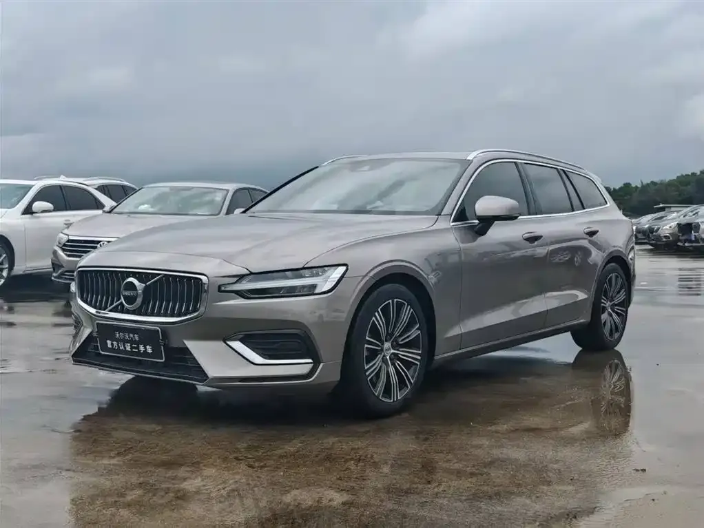 Volvo V60 — фото 1