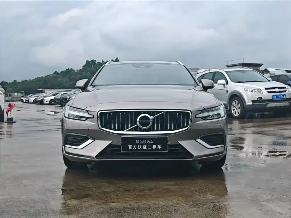 Volvo V60 — фото 9