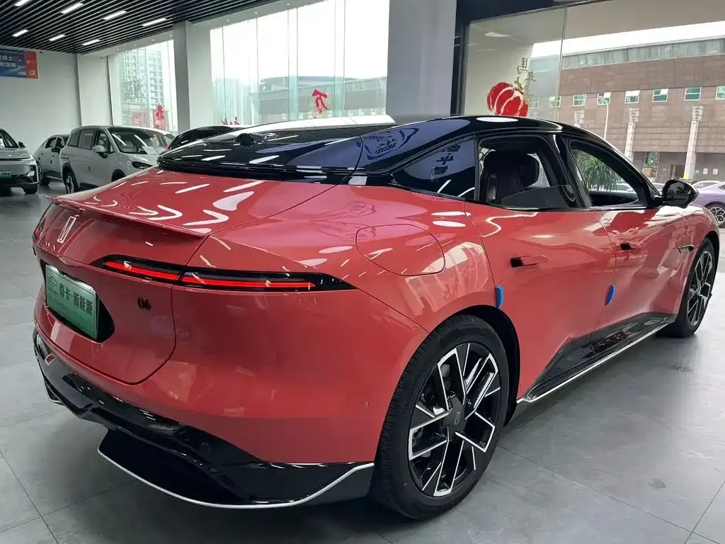 Avatr 06 — фото 9
