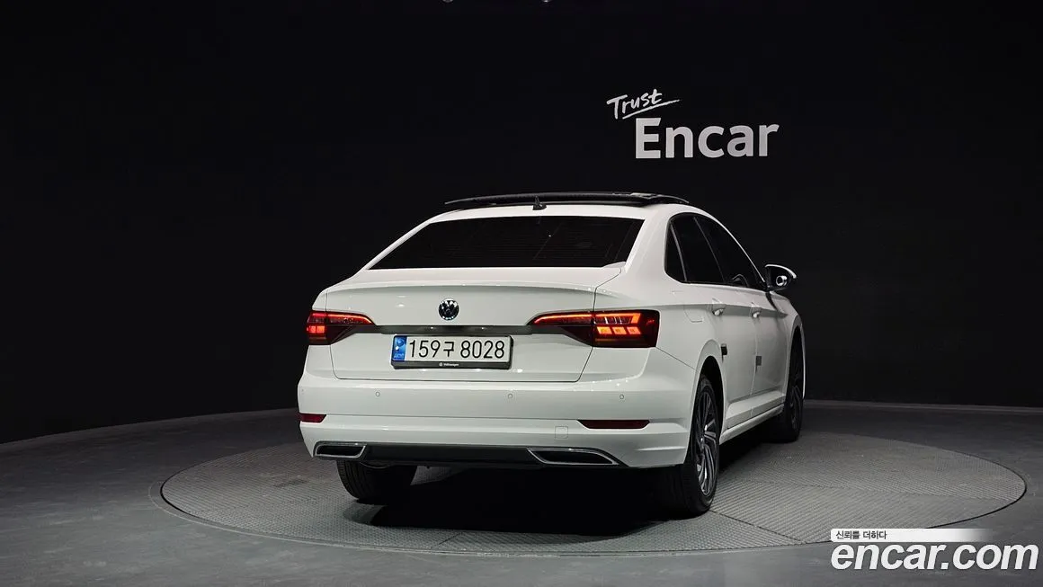 Volkswagen Jetta — фото 5