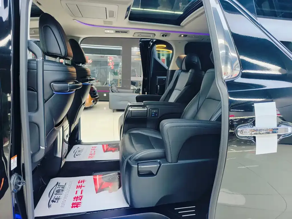 Toyota Vellfire — фото 3