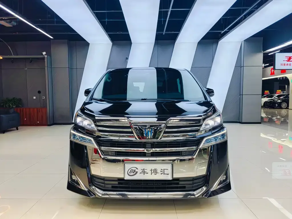 Toyota Vellfire — фото 8