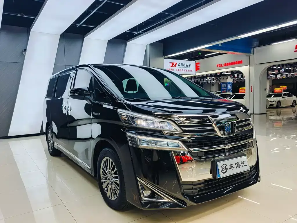 Toyota Vellfire — фото 2