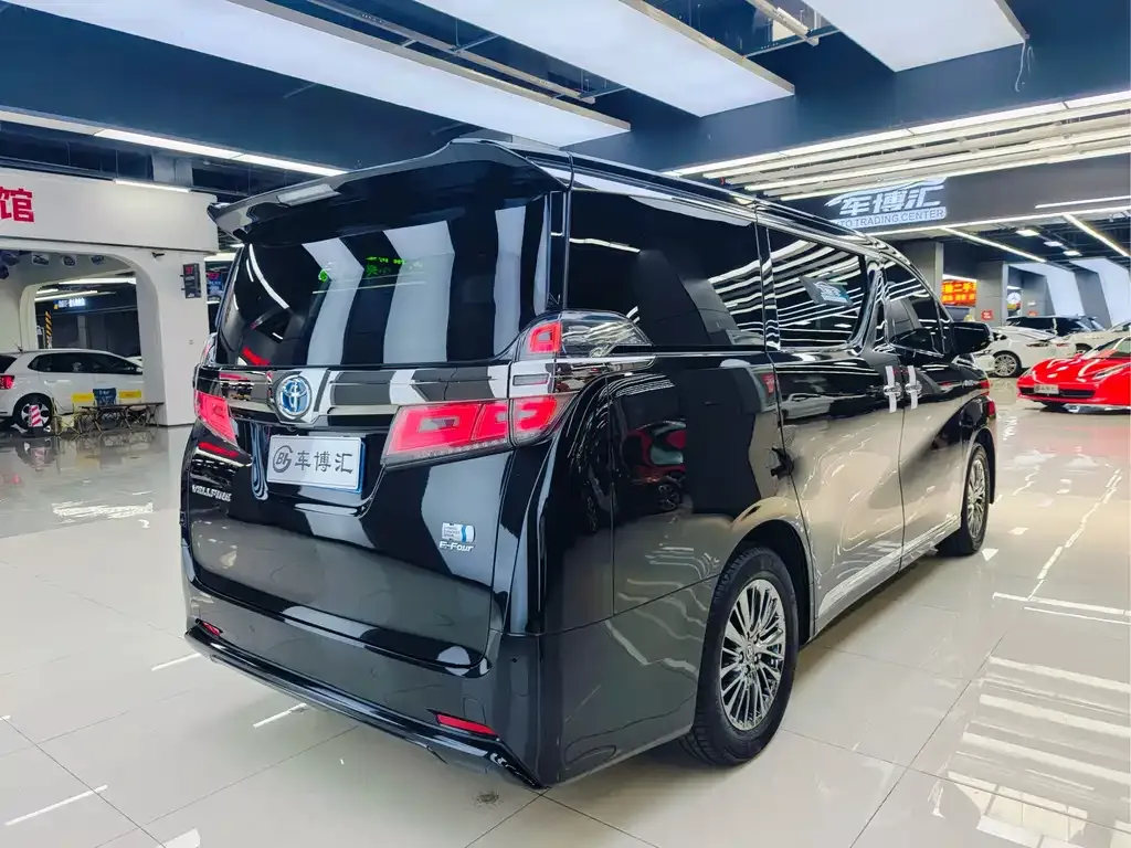 Toyota Vellfire — фото 10