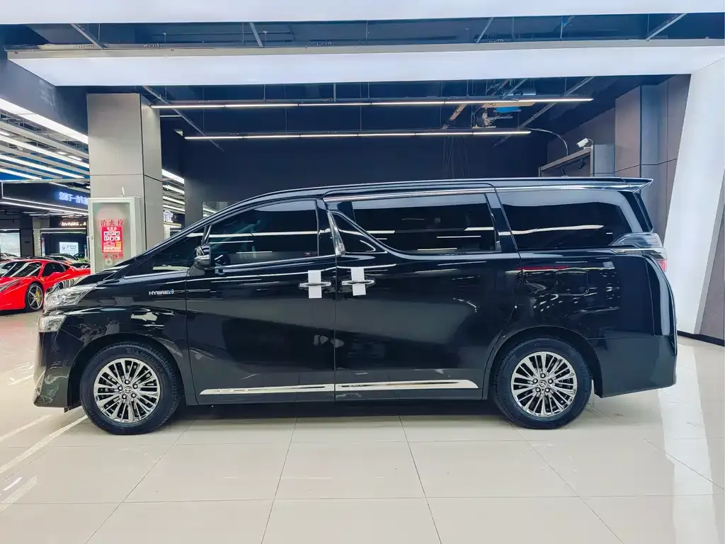 Toyota Vellfire — фото 7