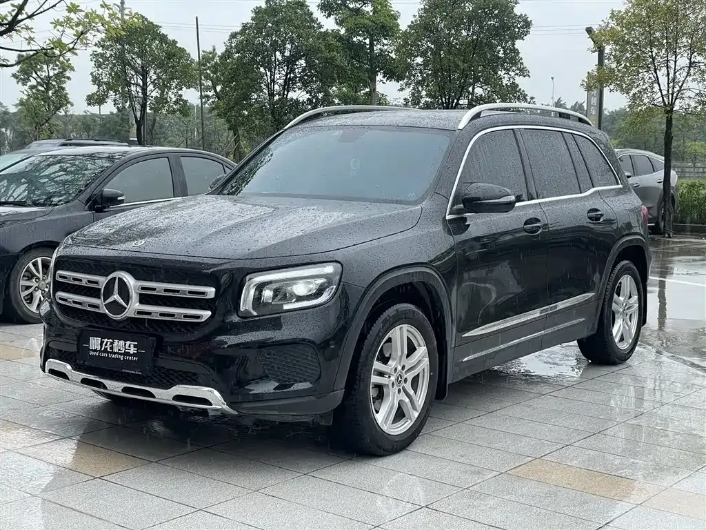Mercedes-Benz GLB — фото 1