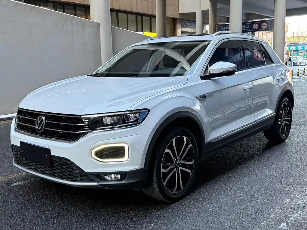 Volkswagen T-Roc — фото 1