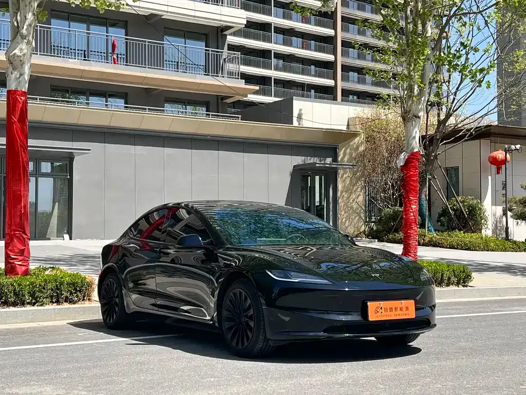 Tesla Model 3 — фото 10