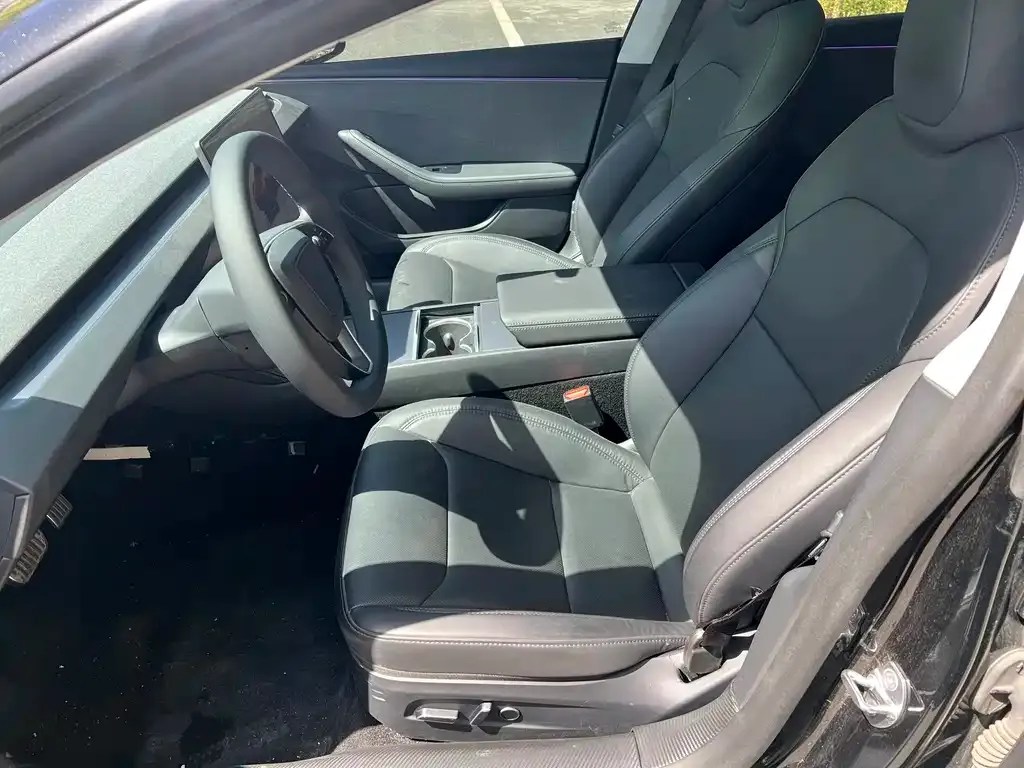 Tesla Model 3 — фото 4